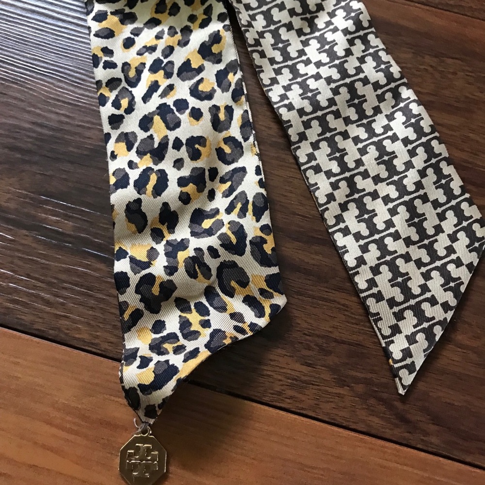 Tory burch scarf